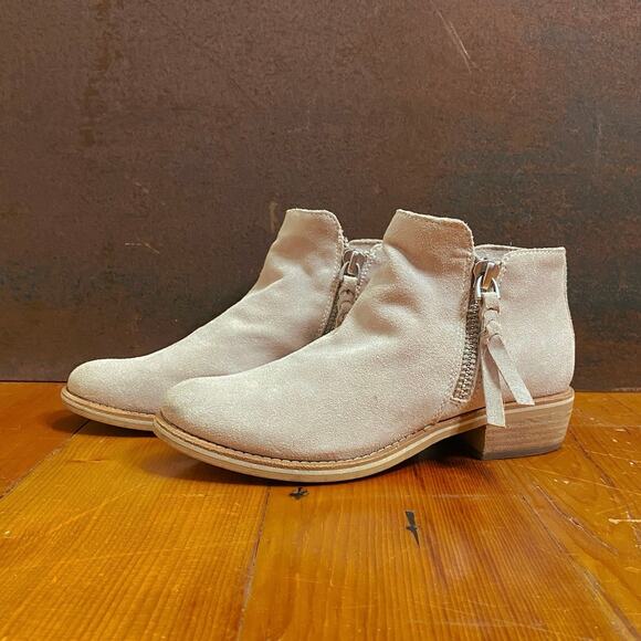 Dolce Vita Super Soft Pale Beige Suede Ankle Boot, Women’s US 7 - Picture 1 of 6